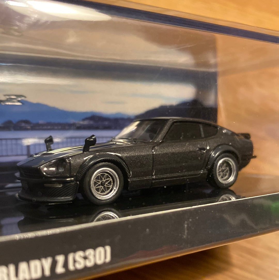 1:64 Nissan 240Z Fairlady Z S301, mørkegråmetallic, Inno64