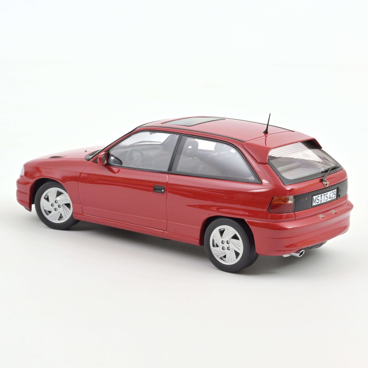 1:18 Opel Astra GSI, 1991, rød, Norev 183672, lukket model