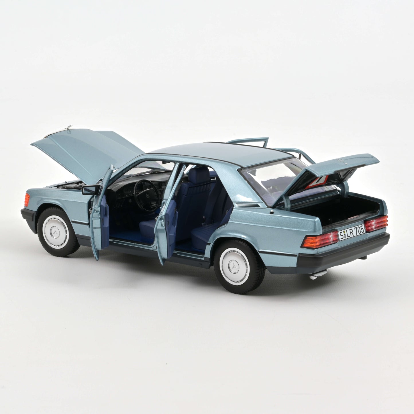 1:18 Mercedes-Benz 190E W201, 1984, lyseblåmetallic, Norev 183828, åben model