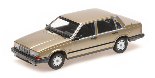 1:18 Volvo 740 GL, 1986, guldmetallic, Minichamps 155171700, lukket model, limited 900 stk.