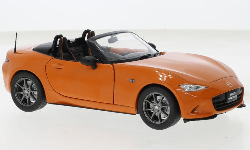 1:24 Mazda MX5, orangemetallic, Whitebox, delvis åben model