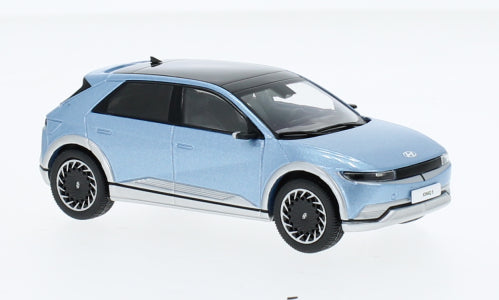 1:43 Hyundai Ioniq 5, lyseblåmetallic, IXO, lukket model