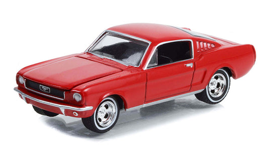1:64 Ford Mustang Fastback 2+2, 1966, rød, Greenlight- Now Showing "Fireball 500" Collision Car