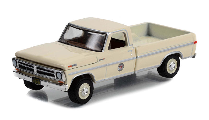 1:64 Ford F-250 Camper Special, 1972, Fall Guy, Greenlight