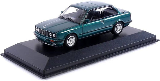 1:43 BMW 3-serie E30, 1989, grønmetallic, Minichamps 940024002, lukket model