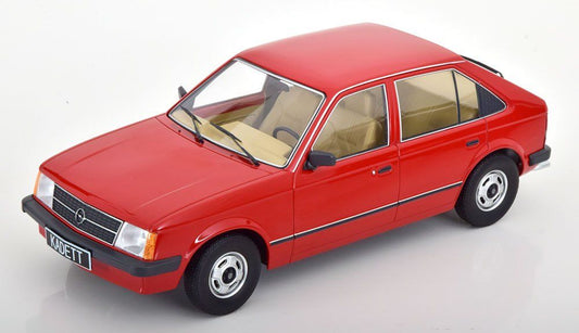 1:18 Opel Kadett D 5 dørs, 1984, rød med beige interiør, Triple9, lukket model