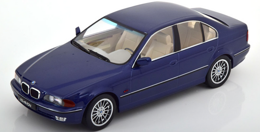 1:18 BMW 540i sedan E39, 1995, blåmetallic, KK Scale 181052, lukket model, limited