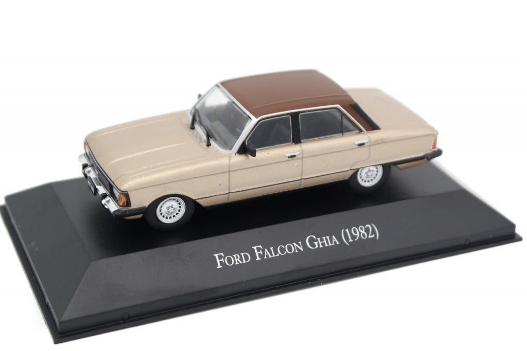 1:43 Ford Falcon Ghia, guldmetallic, 1982, lukket model