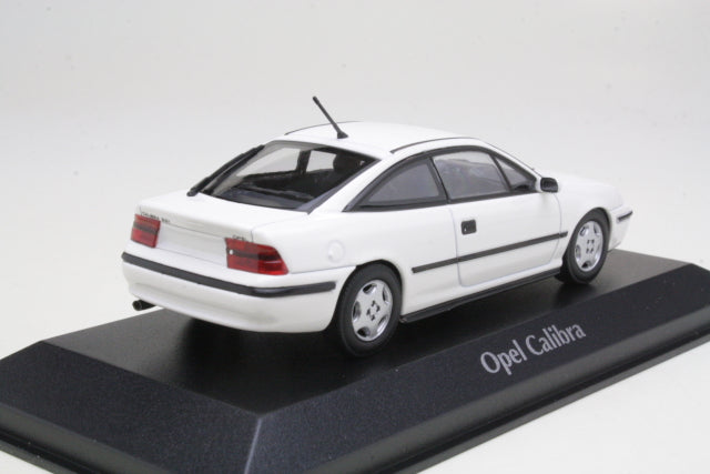 1:43 Opel Calibra, 1989, hvid, Maxichamps, lukket model