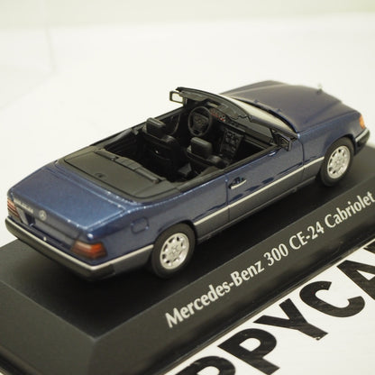 1:43 Mercedes-Benz 300CE 24V cabriolet, W124, 1991, blåmetallic, Maxichamps
