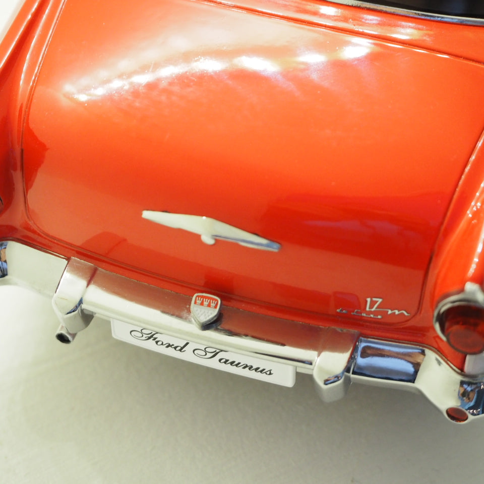 1:18 Ford Taunus 17M P2, 1957, rød/hvid, KK Scale, lukket model
