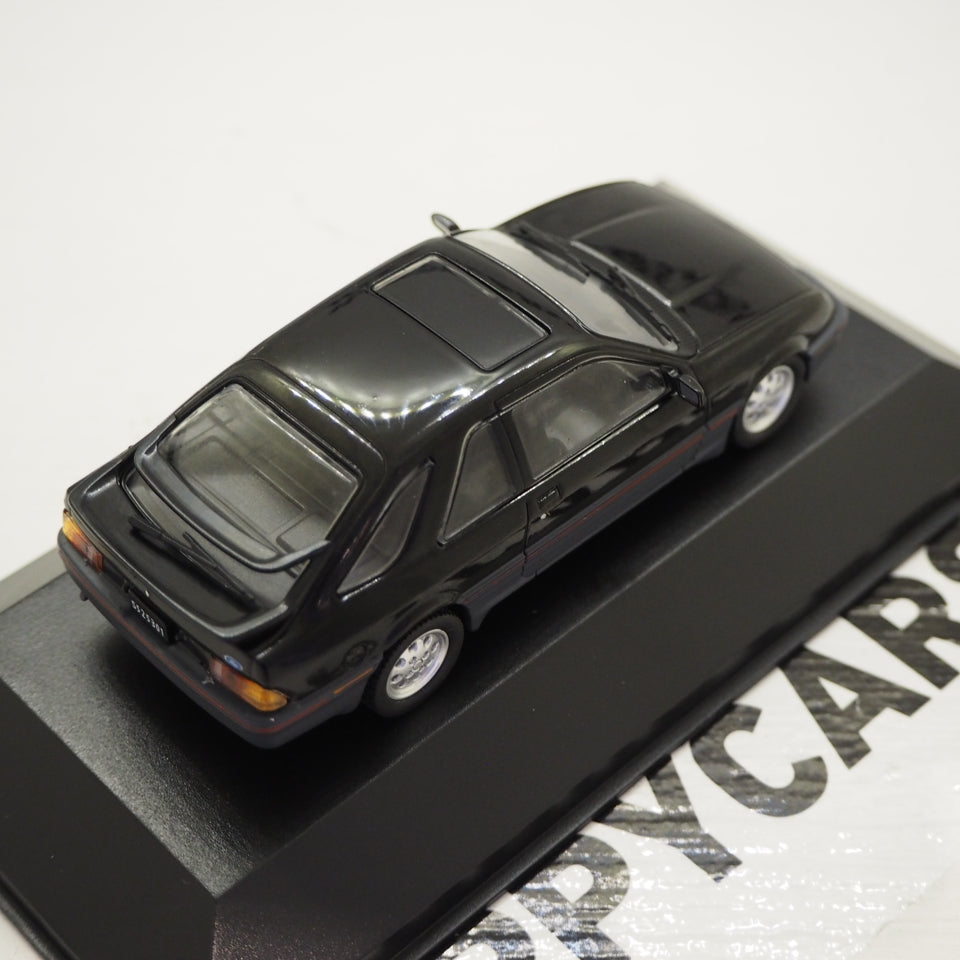 1:43 Ford Sierra XR4, sort, 1984, lukket model