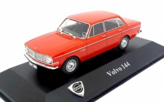 1:43 Volvo 144, 1971, rød, Magazine Models, lukket model