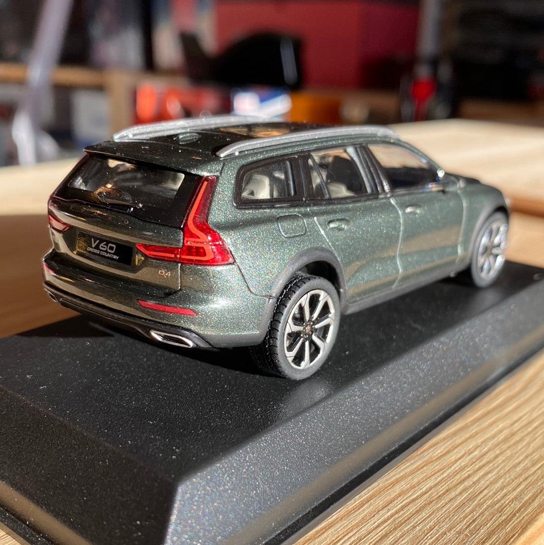 1:43 Volvo V60 Cross Country, 2019, Pine Grey metallic, Norev 870027, lukket model